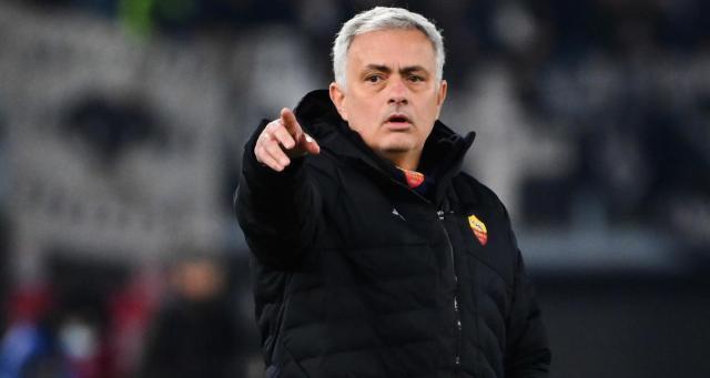 1639440601812003335.jpg 1200-L-as-roma-la-spezia-mourinho-souffle-et-recolle-au-classement.jpg